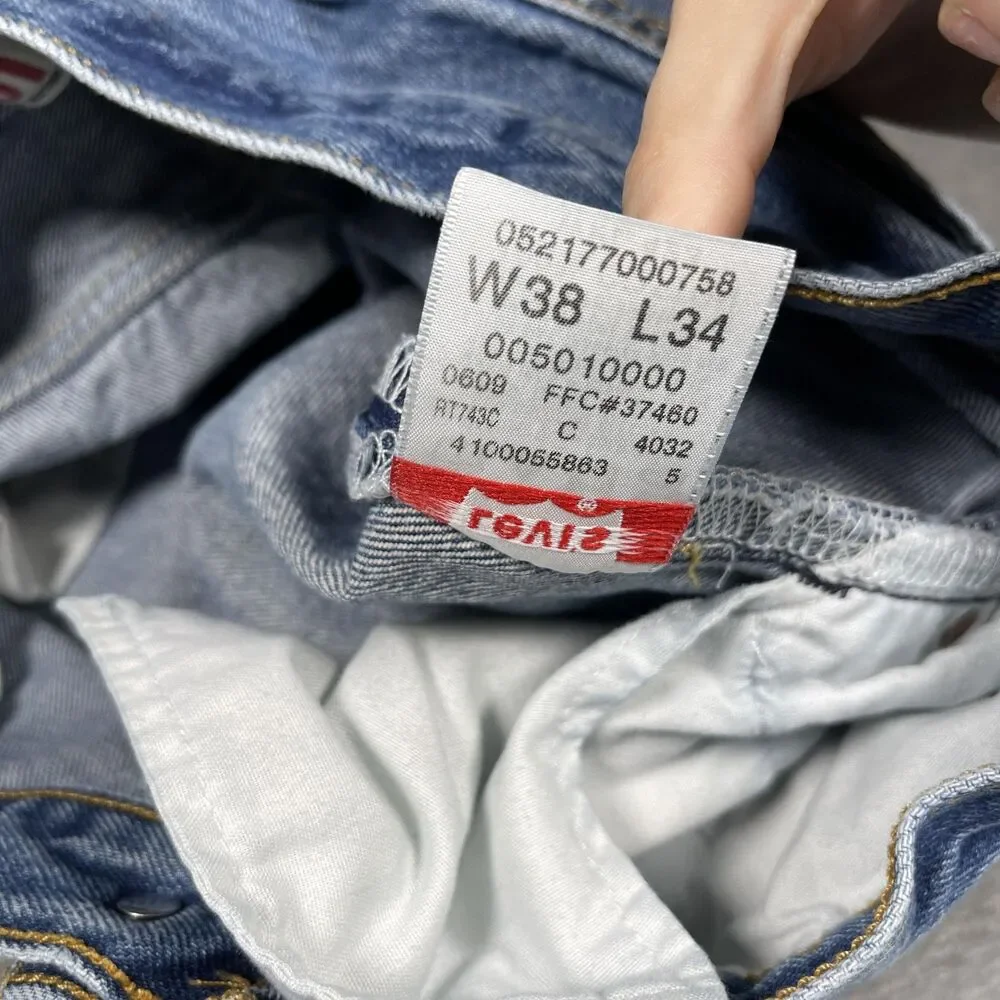 Levi's 501 Jeans Mens 32x30 Blue Wash Straight Button Fly Distressed